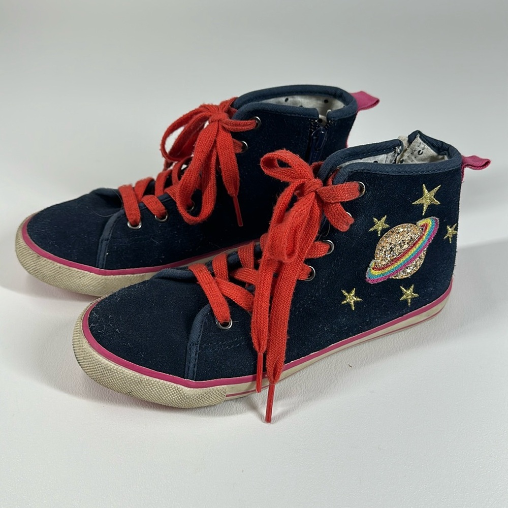 Mini Boden Euro size 32, US size 1 tie-up navy suede hi-top sneakers rainbow
